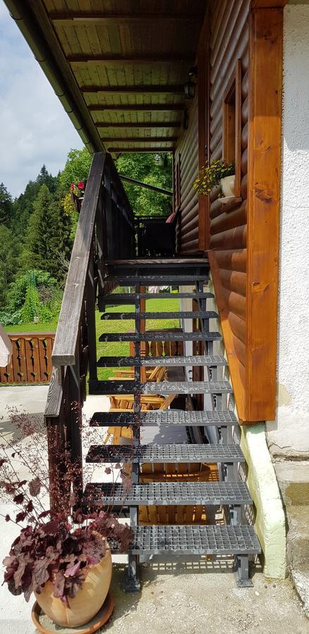 Penzion Pr' Betel Jesenice Eksteriør bilde